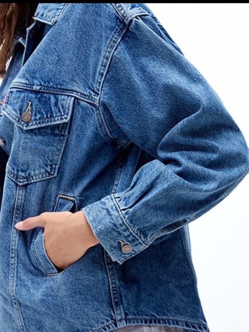 LEVI’S DENIM SHIRT JACKET IN “MY VIBE”~ MEDIUM WASH RINSE SZ MEDIUM